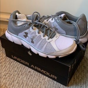 Under Armour Sneakers